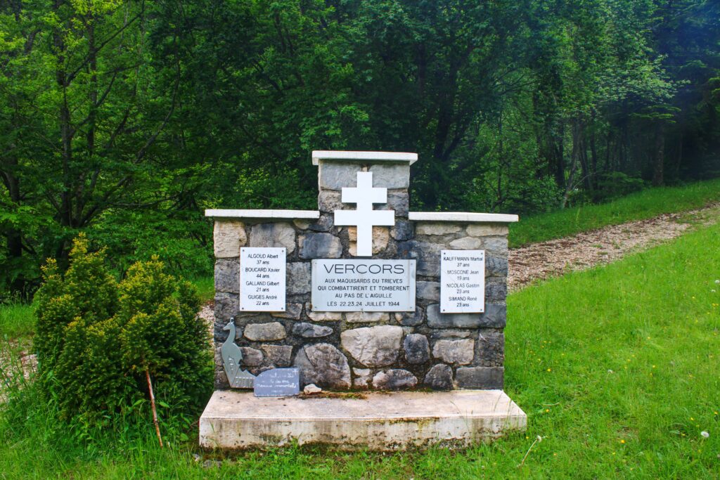 Mémorial des Maquisards, au pied du mont Aiguille