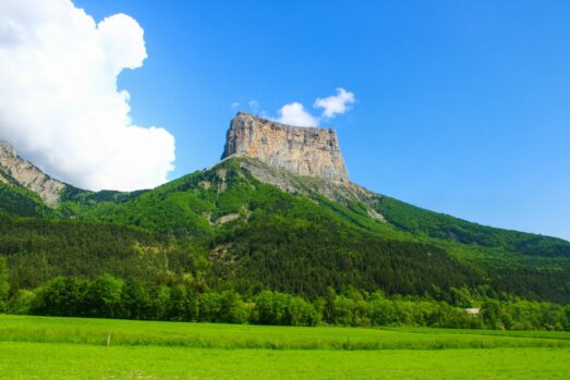 Balade au pied du mont Aiguille, un symbole du Vercors