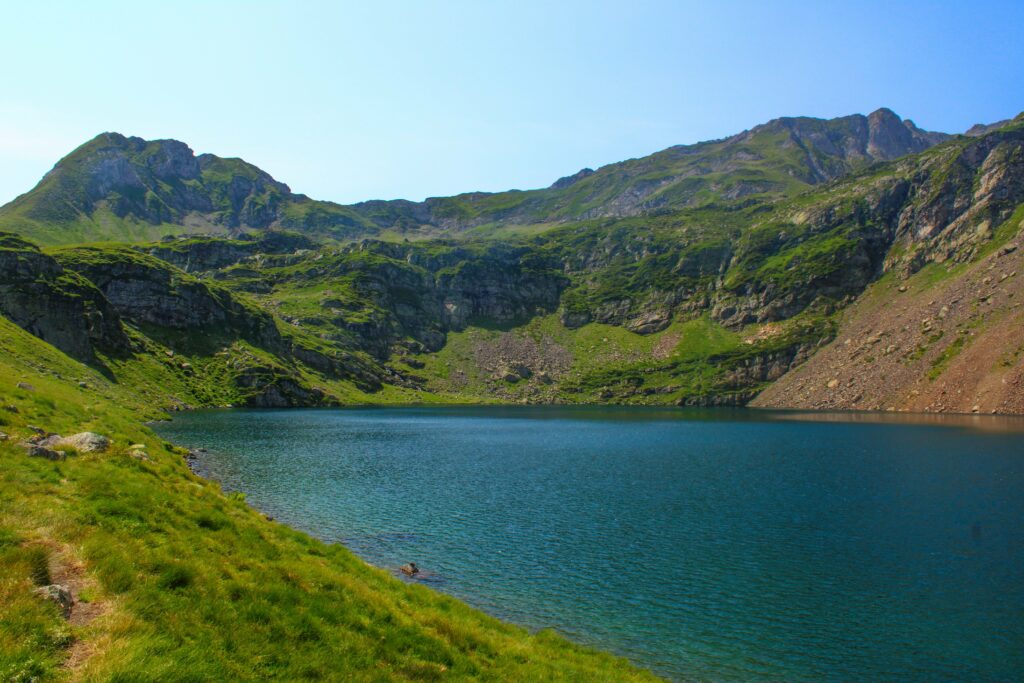 Le splendide lac d'Uzious, au coeur du Béarn