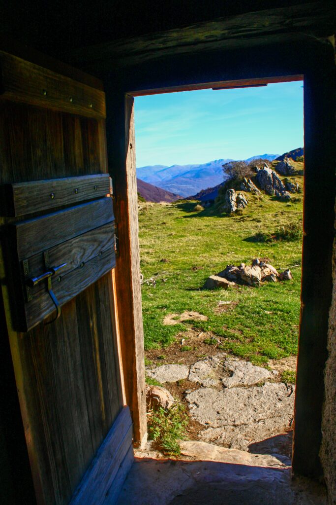 La cabane d'Eliet, porte d'entrée vers les sommets du Couserans