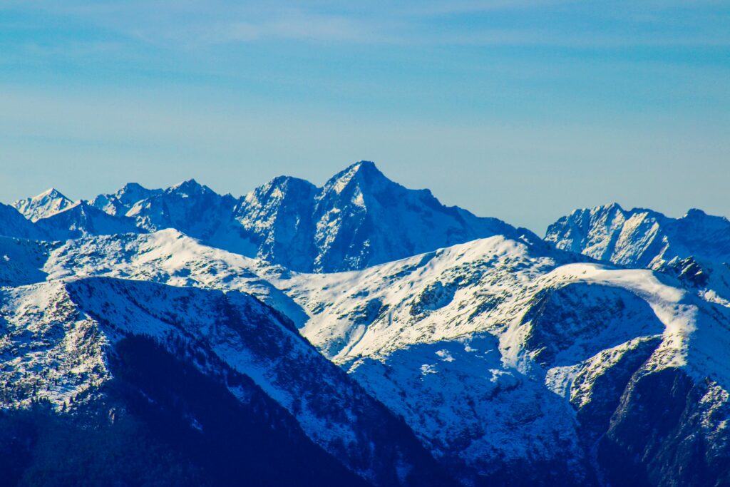 l'immense mont Valier, symbole du Couserans, depuis le pla de Montcamp