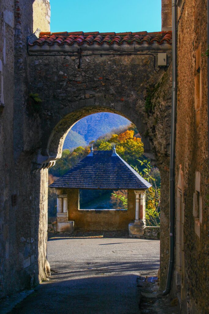 porte Cabirole, porte d'entrée de la cité de Saint-Bertrand-de-Comminges depuis le GR78