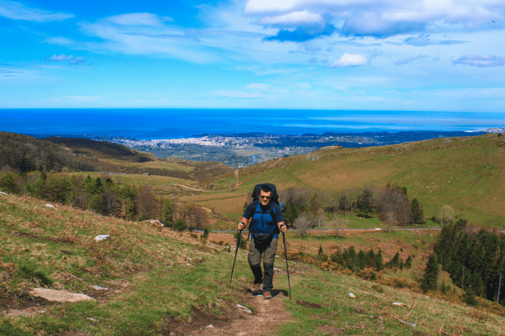 Le GR10 est une grande aventure. Au Pays Basque, dos à l'océan.