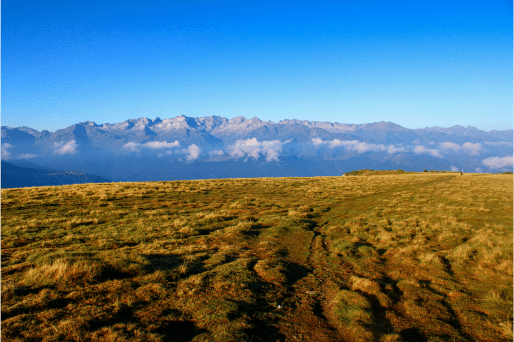 Superbes crêtes dans la montée vers le pic de Bacanère, au dessus de Luchon