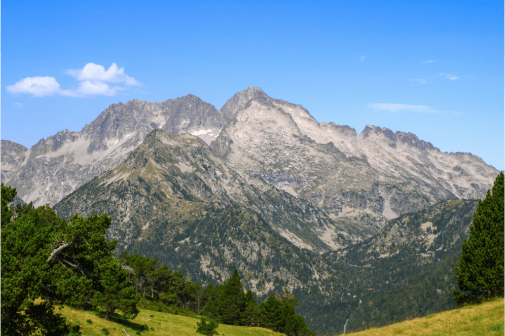 Le pic de Néouvielle depuis le GR10