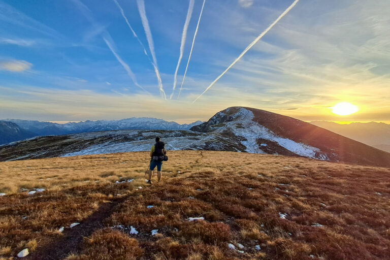 Les crêtes du pic de Bacanère, sur le tracé du GR10 dans le Luchonnais, avec vue époustouflante sur l'Aneto